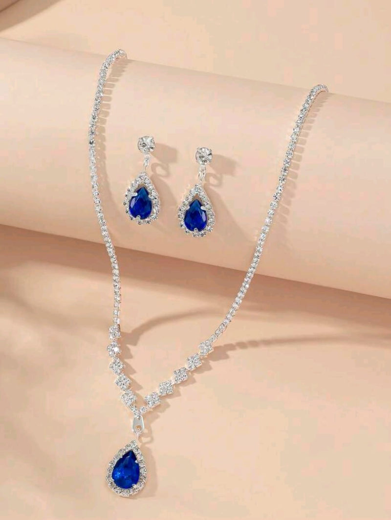 Saphir | Set Éclat Royal – Colar et Boucles d’Oreilles en Zircon et Cristaux